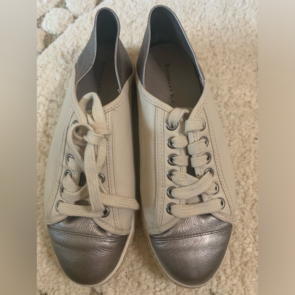 Chocolate blu leather sneakers